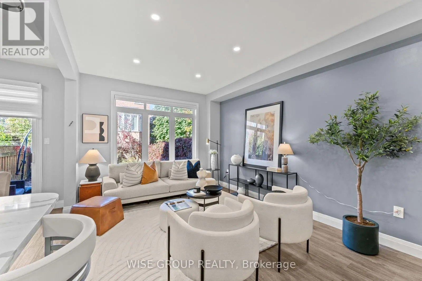 125 MISTYWOOD CRESCENT