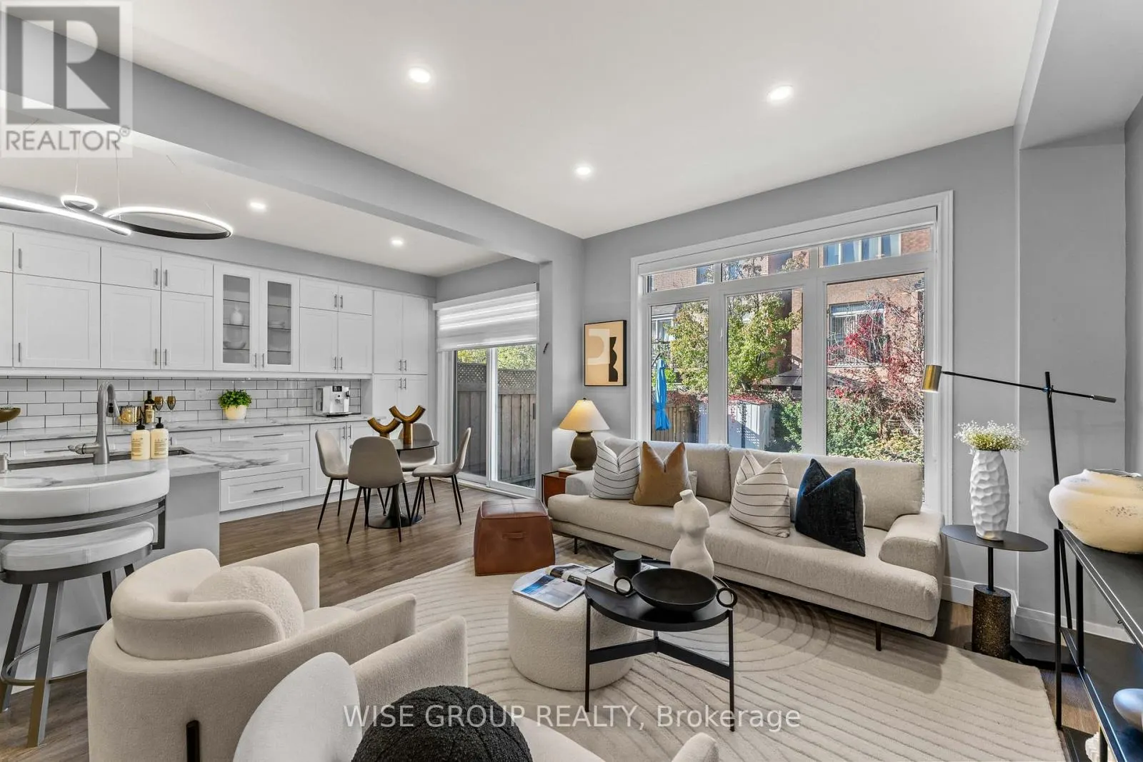 125 MISTYWOOD CRESCENT