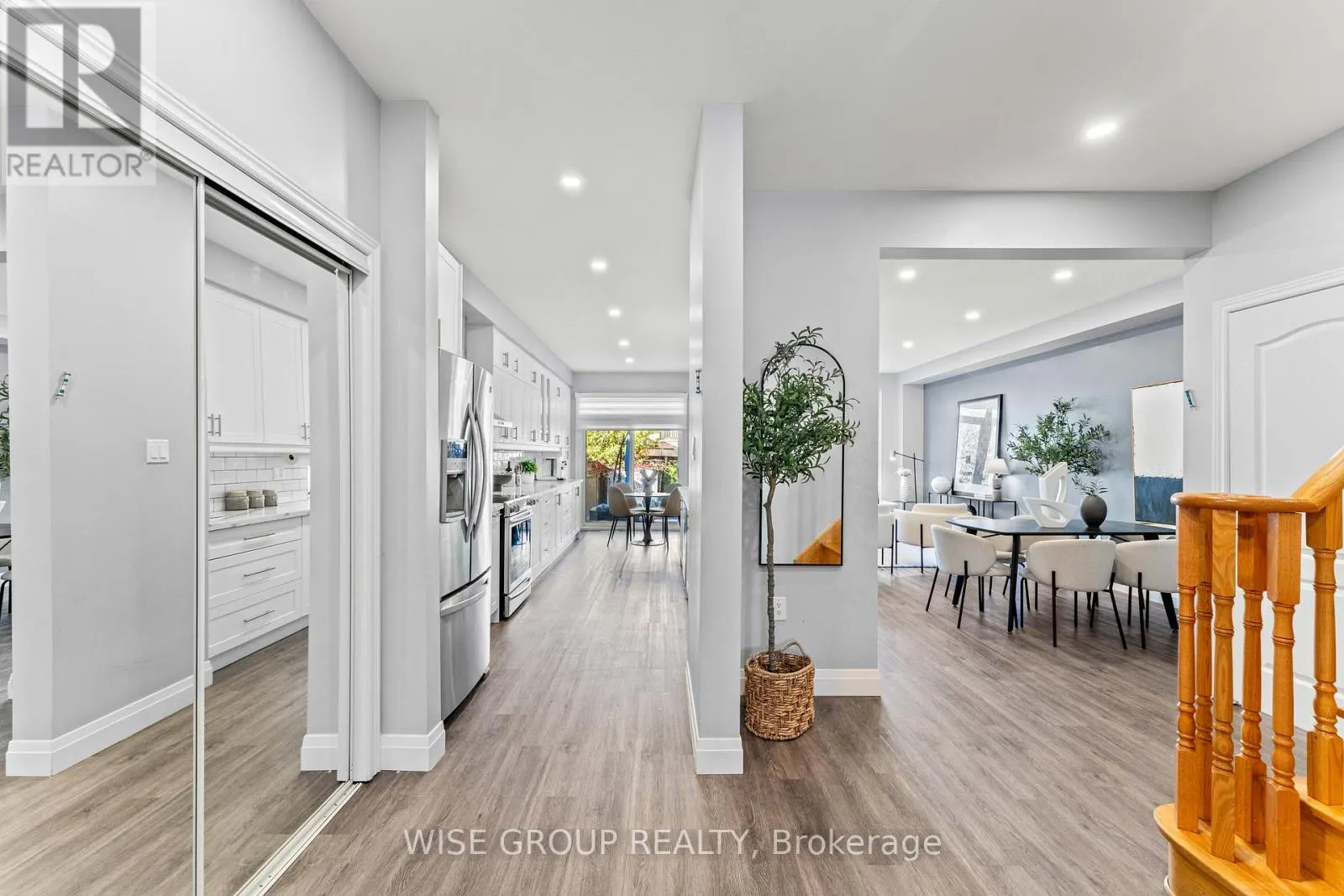 125 MISTYWOOD CRESCENT