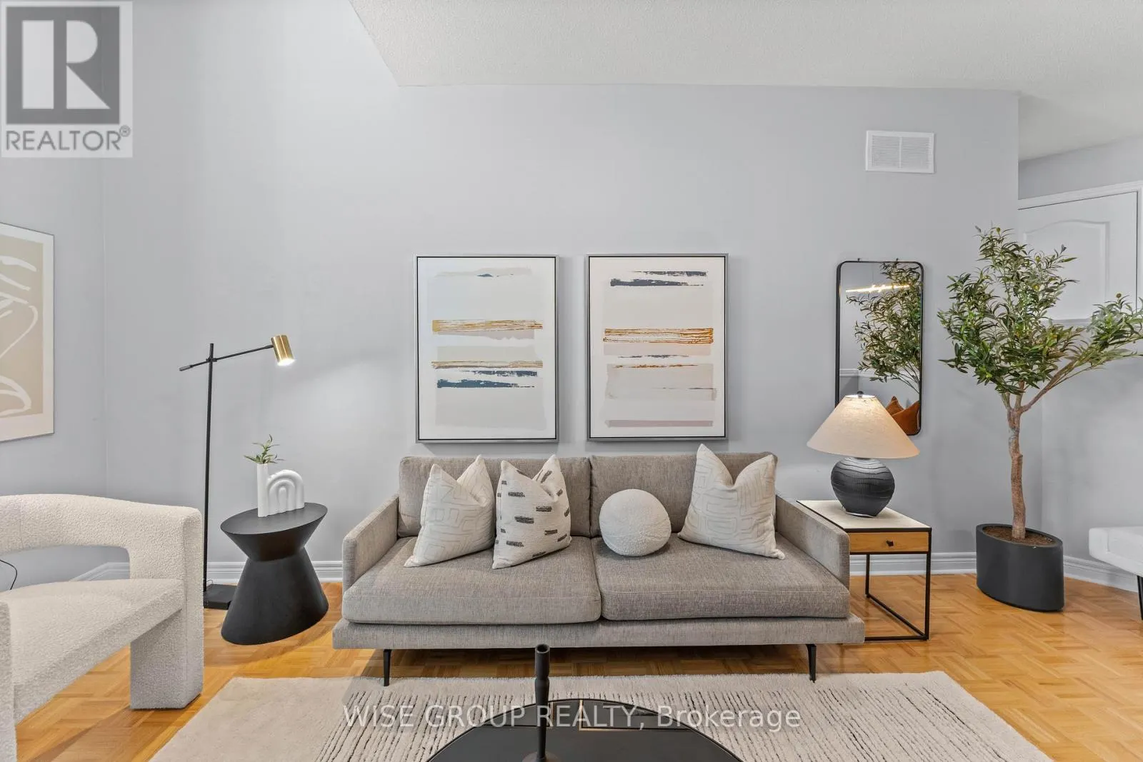 125 MISTYWOOD CRESCENT