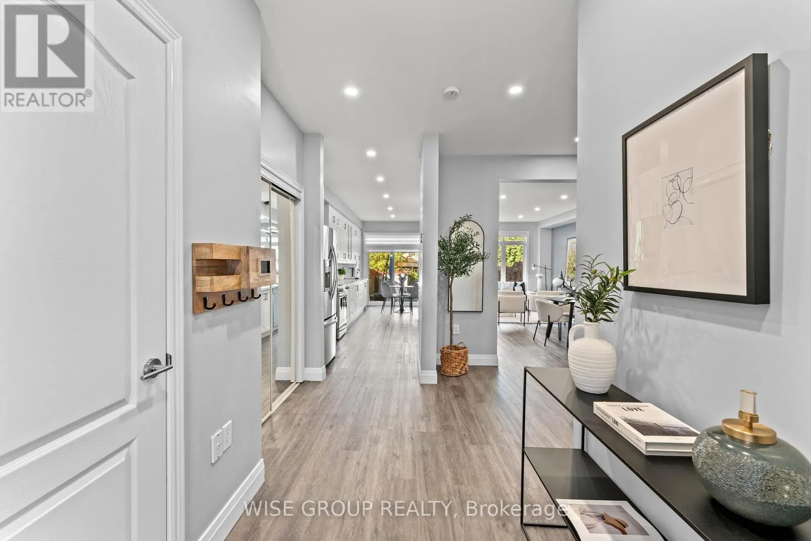 125 MISTYWOOD CRESCENT