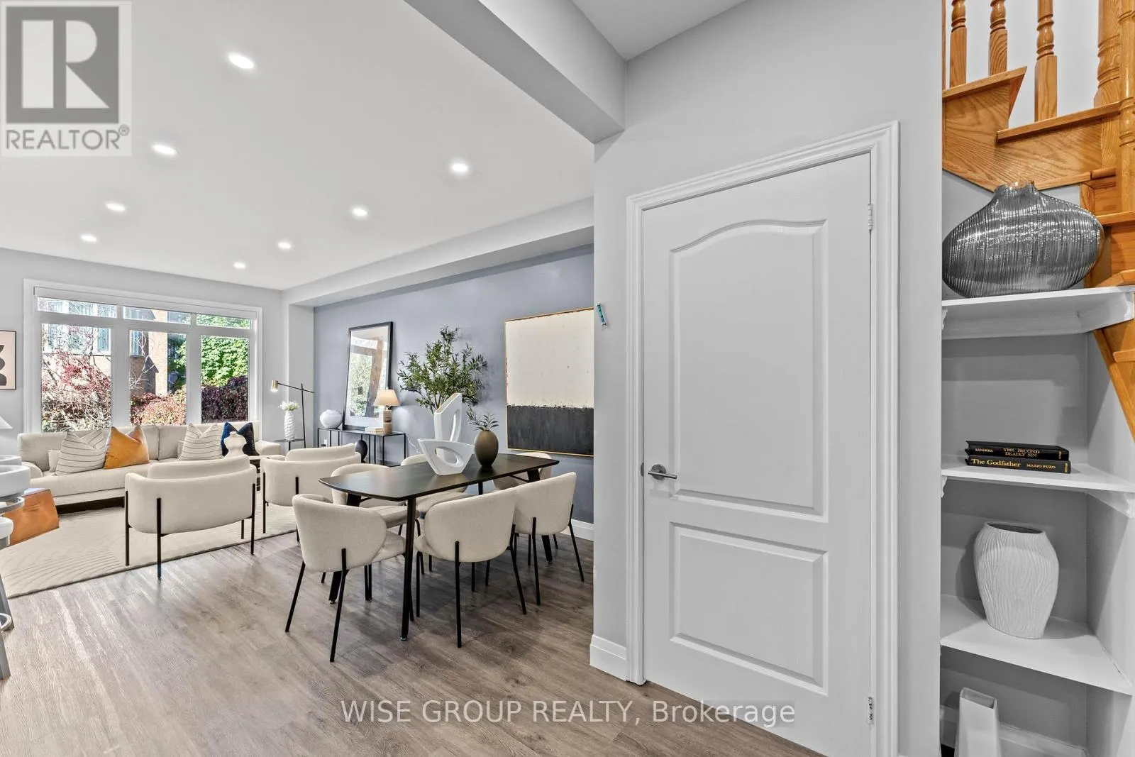 125 MISTYWOOD CRESCENT