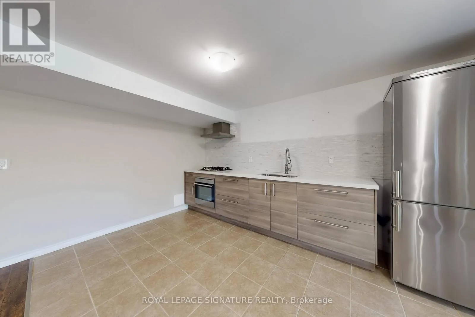 LOWER - 35 GRANGE DRIVE