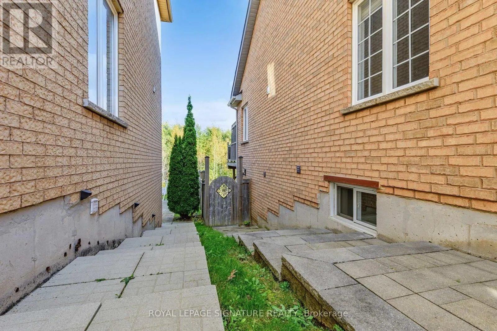 LOWER - 35 GRANGE DRIVE