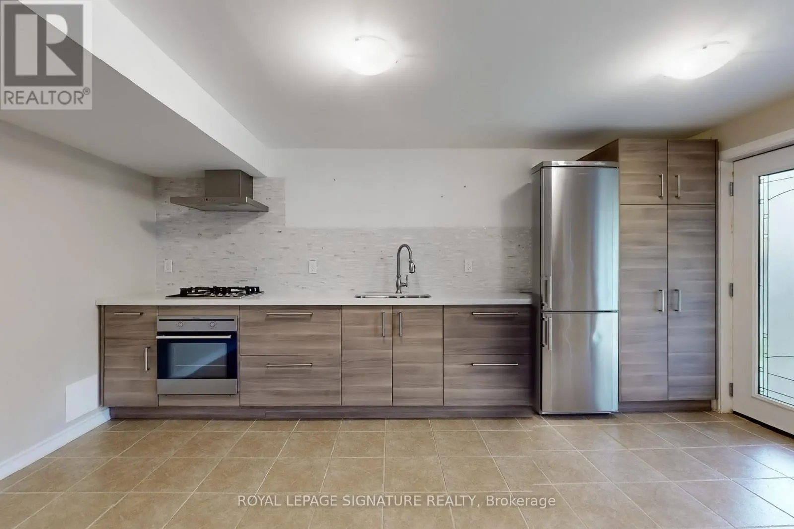 LOWER - 35 GRANGE DRIVE