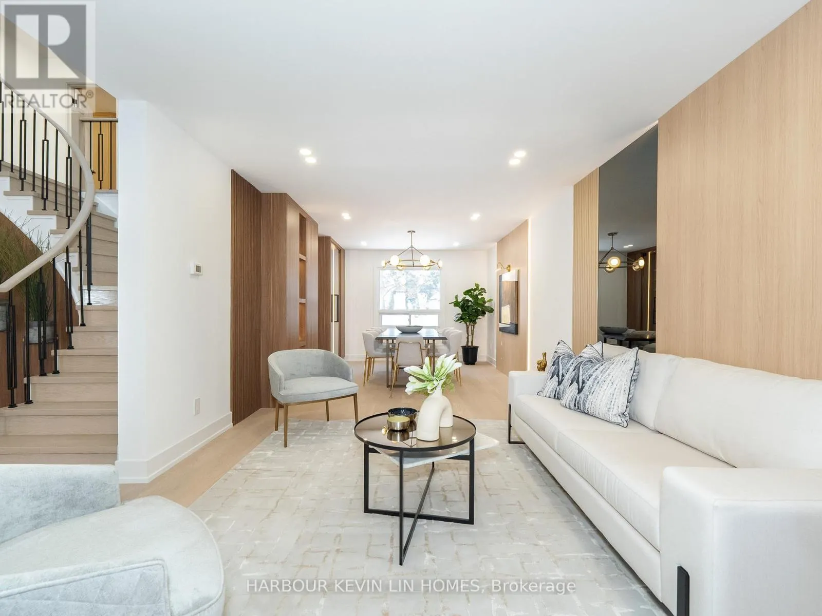 617 CHANCELLOR DRIVE