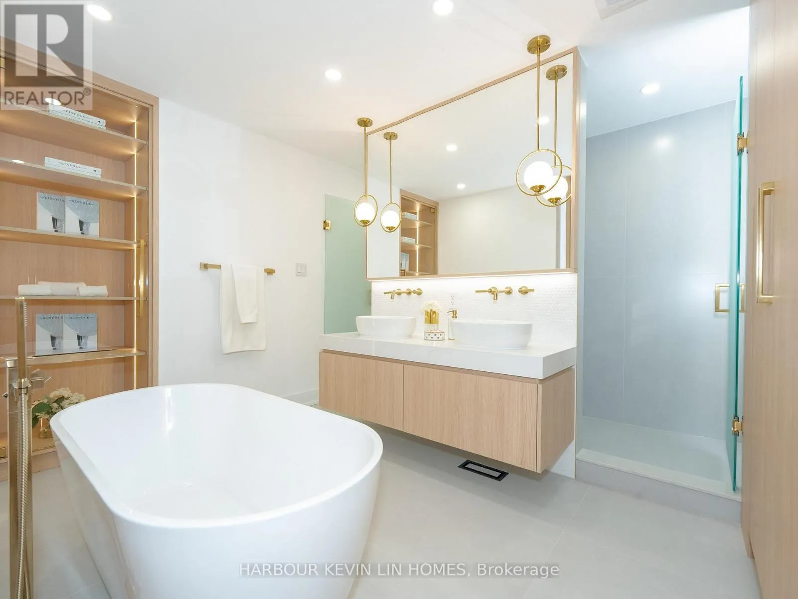 617 CHANCELLOR DRIVE