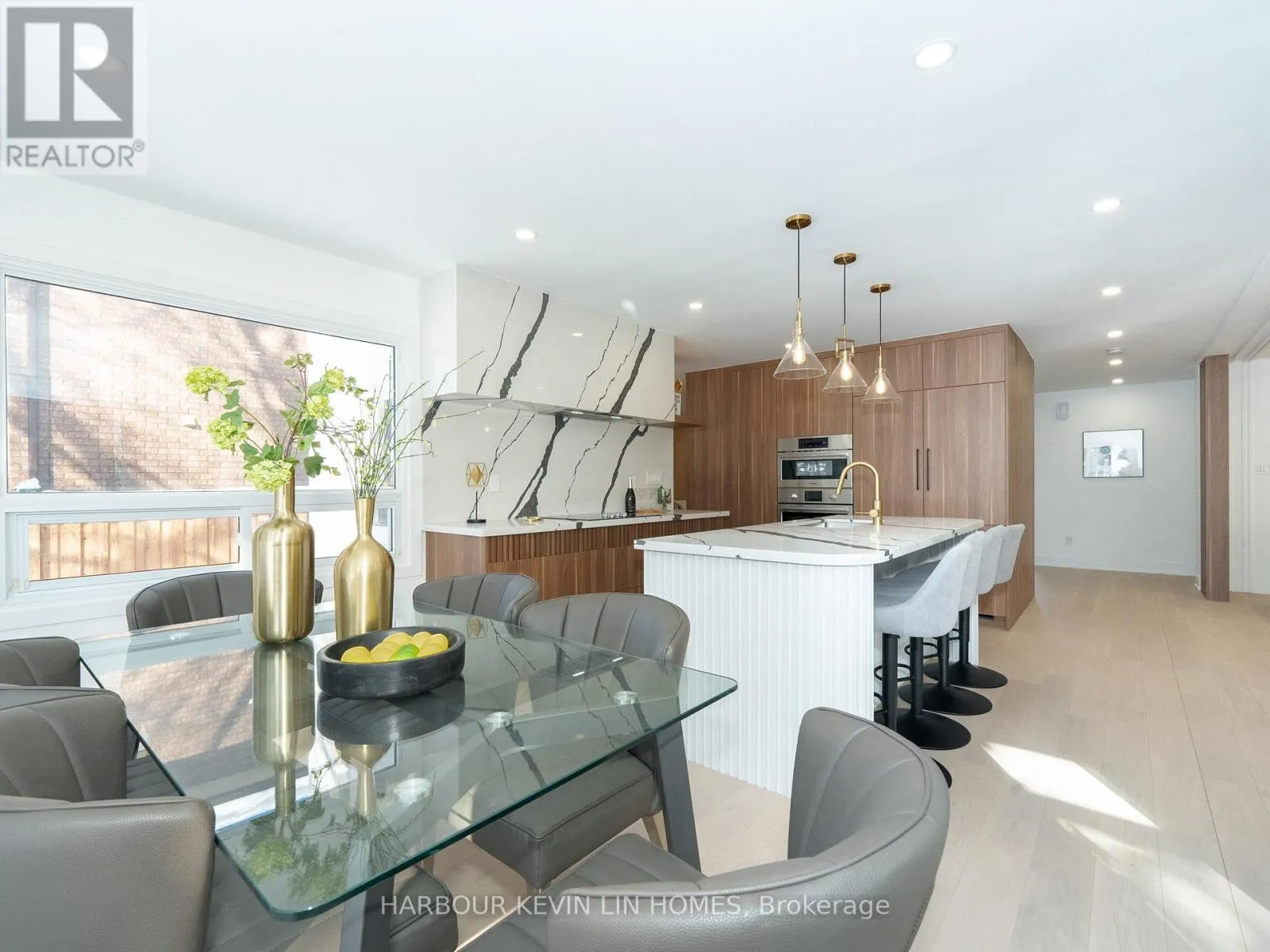 617 CHANCELLOR DRIVE