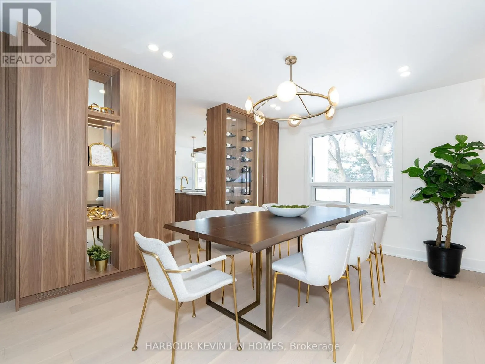 617 CHANCELLOR DRIVE