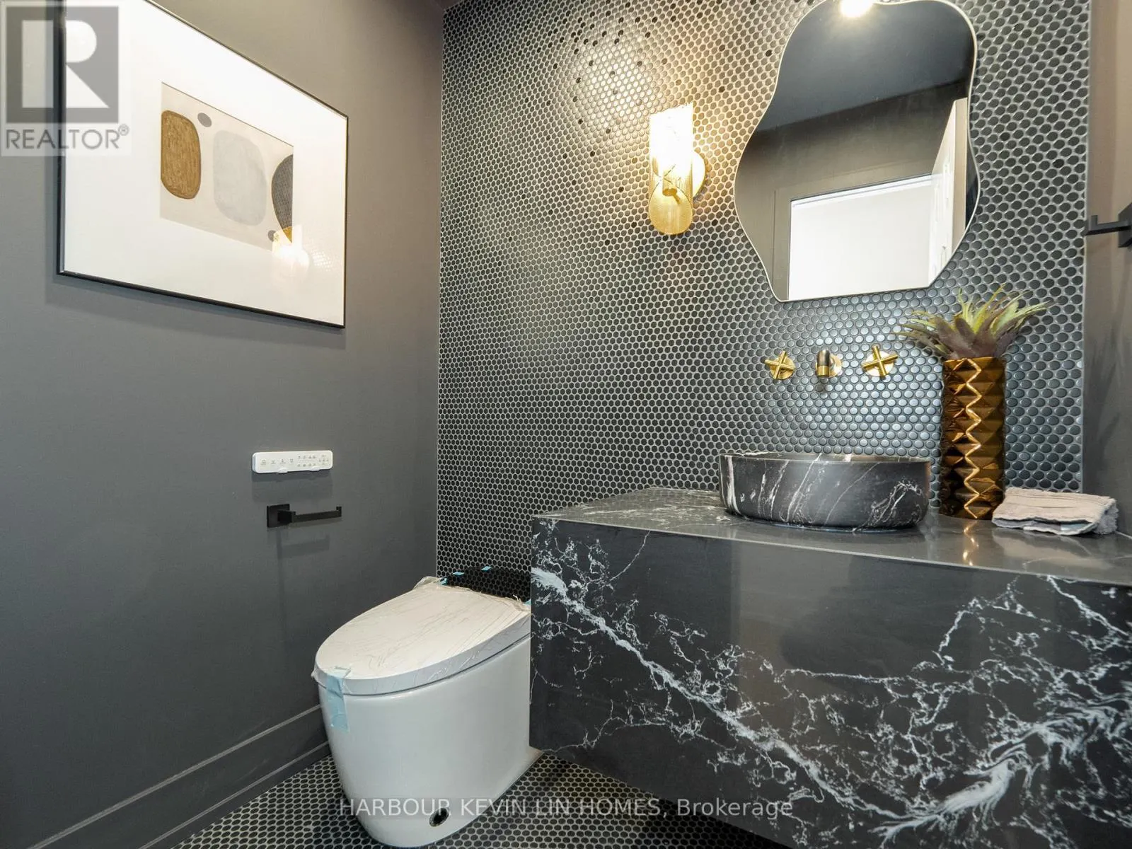 617 CHANCELLOR DRIVE