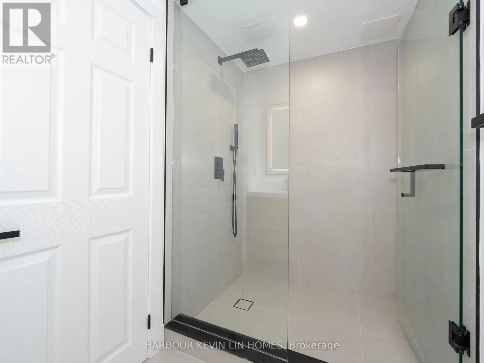 617 CHANCELLOR DRIVE