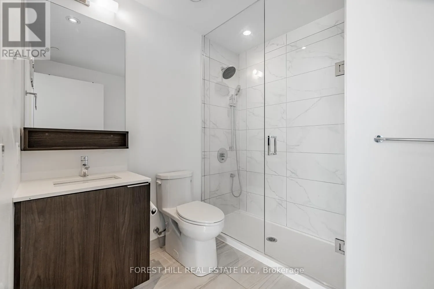 4702 - 898 PORTAGE PARKWAY