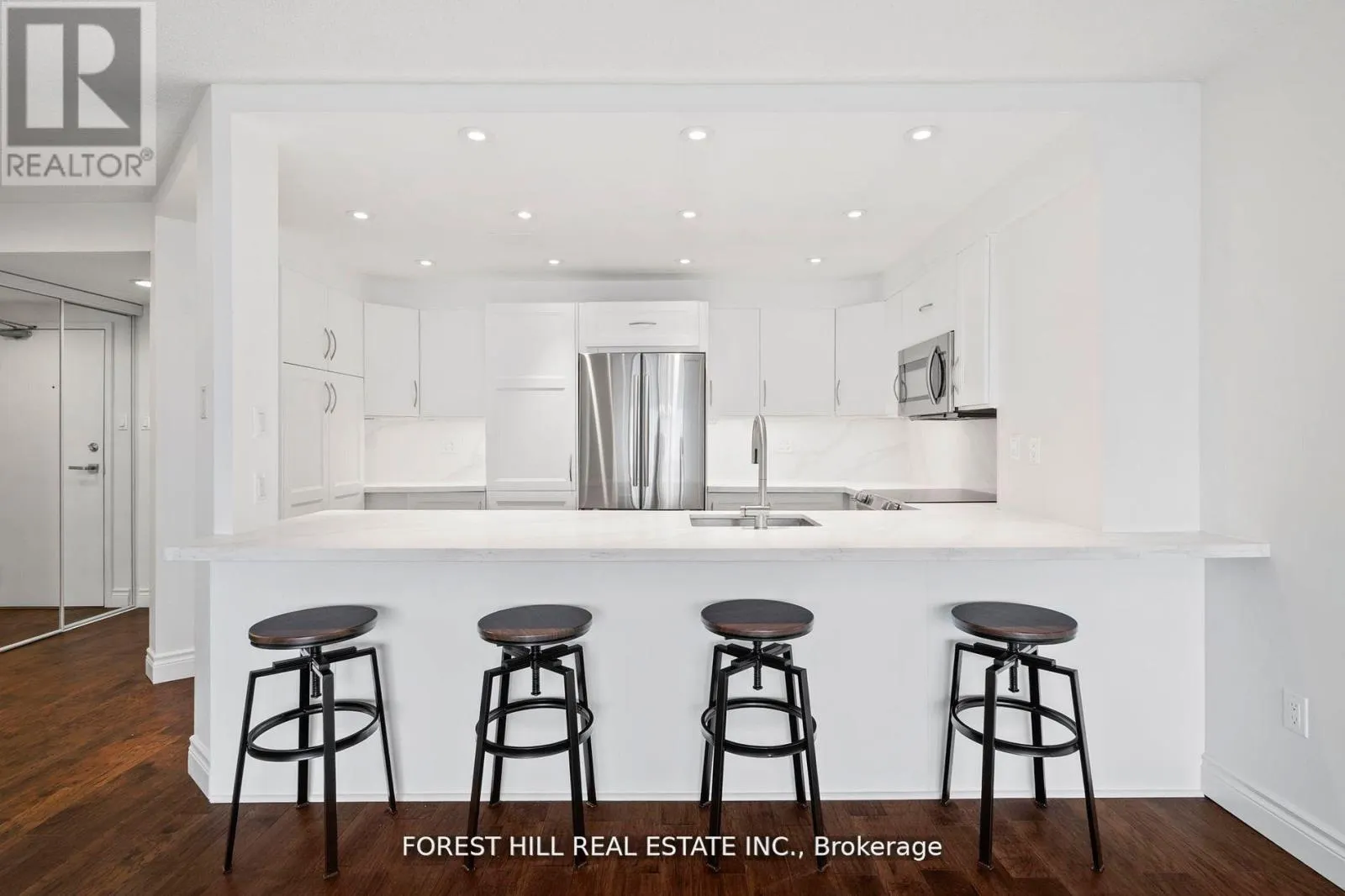 1203 - 7601 BATHURST STREET