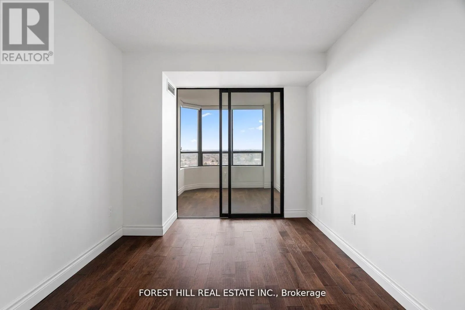 1203 - 7601 BATHURST STREET