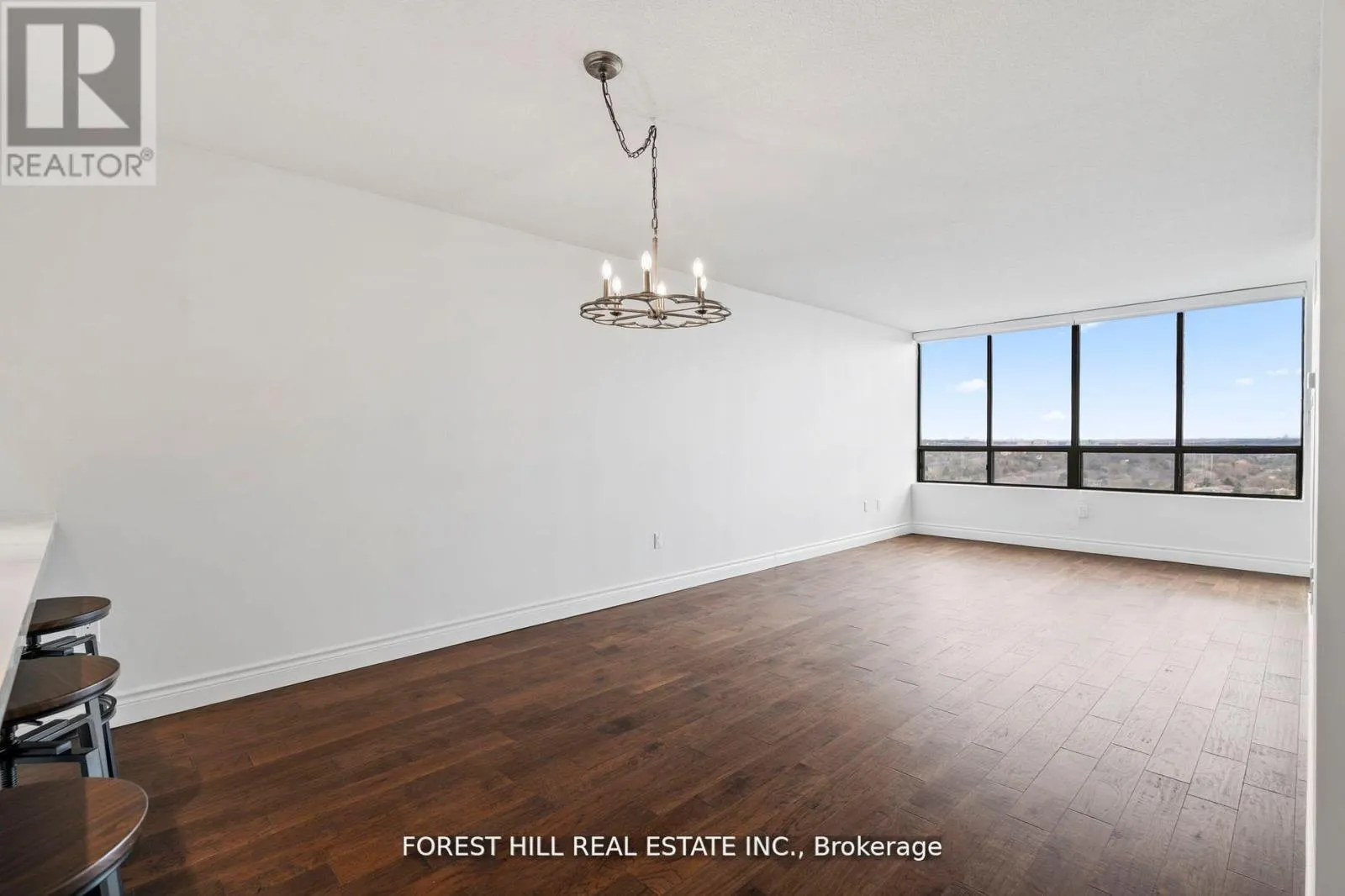 1203 - 7601 BATHURST STREET