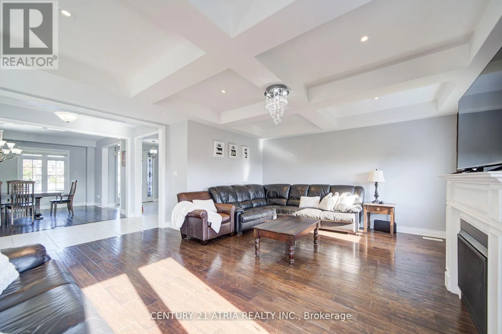 10 GLADYS ROLLING AVENUE