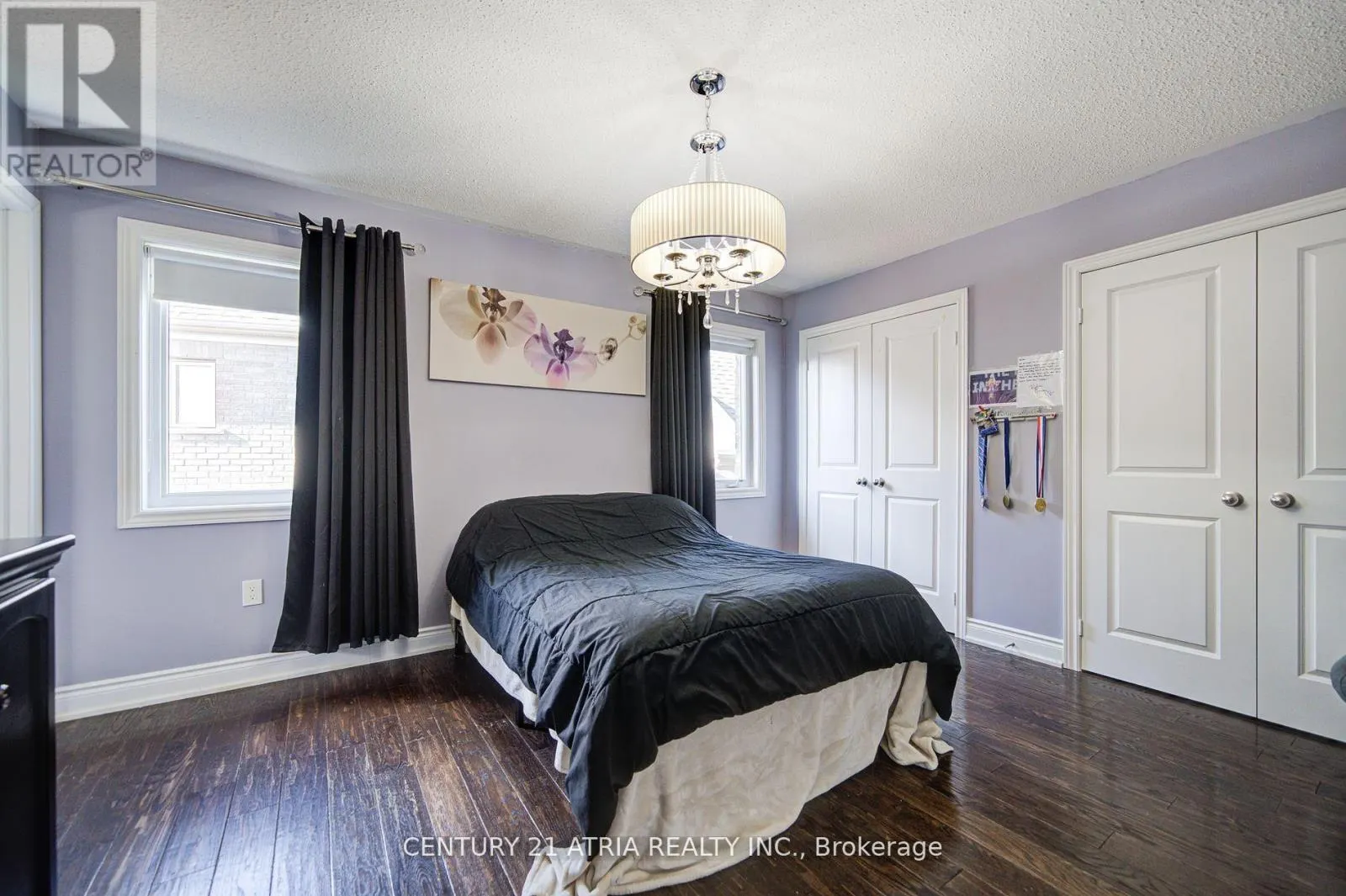 10 GLADYS ROLLING AVENUE