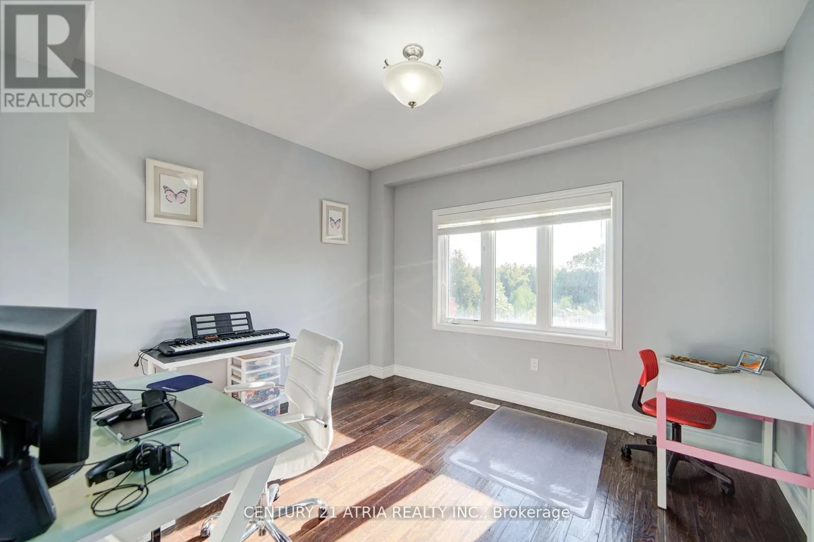 10 GLADYS ROLLING AVENUE