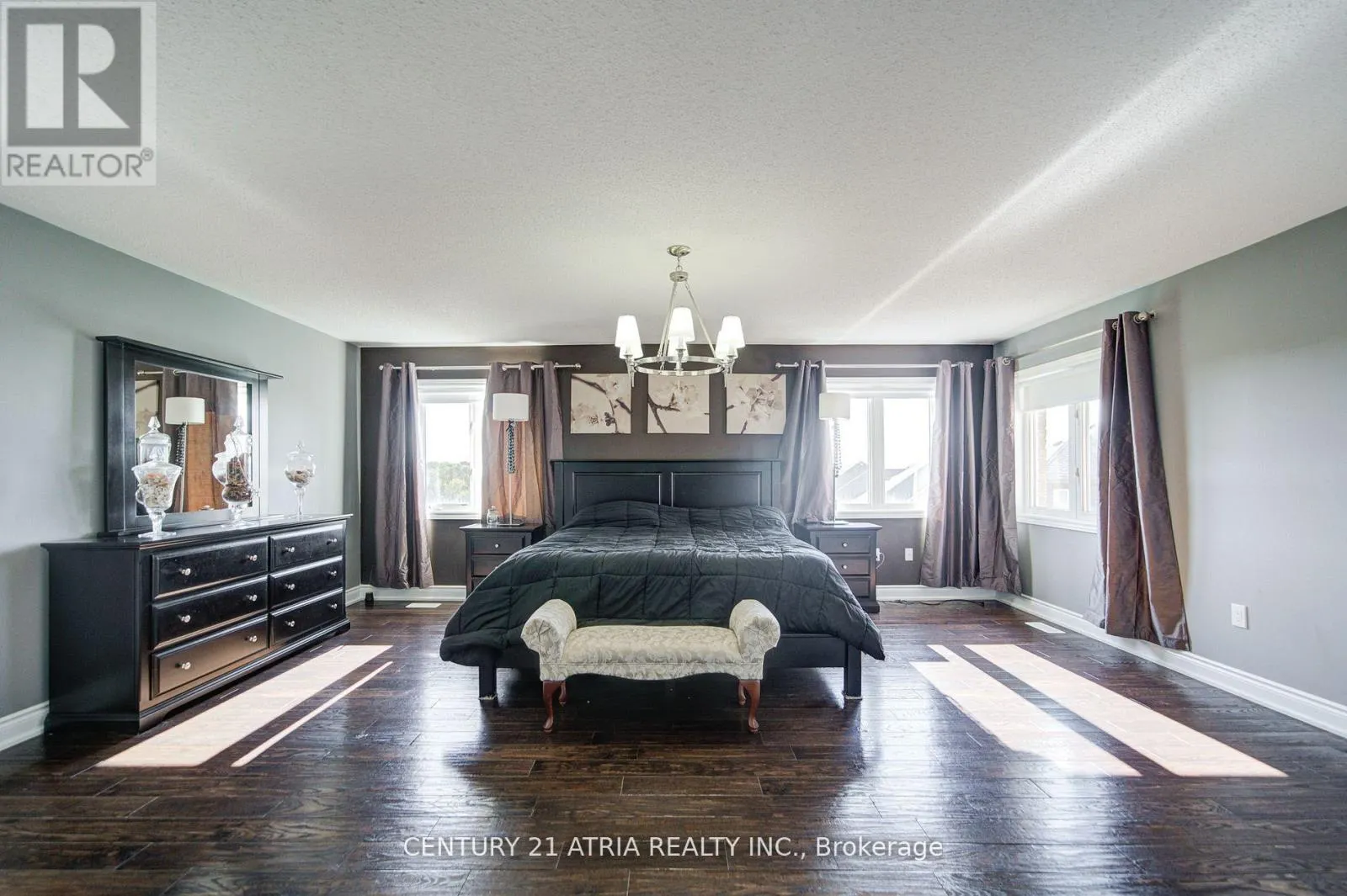 10 GLADYS ROLLING AVENUE