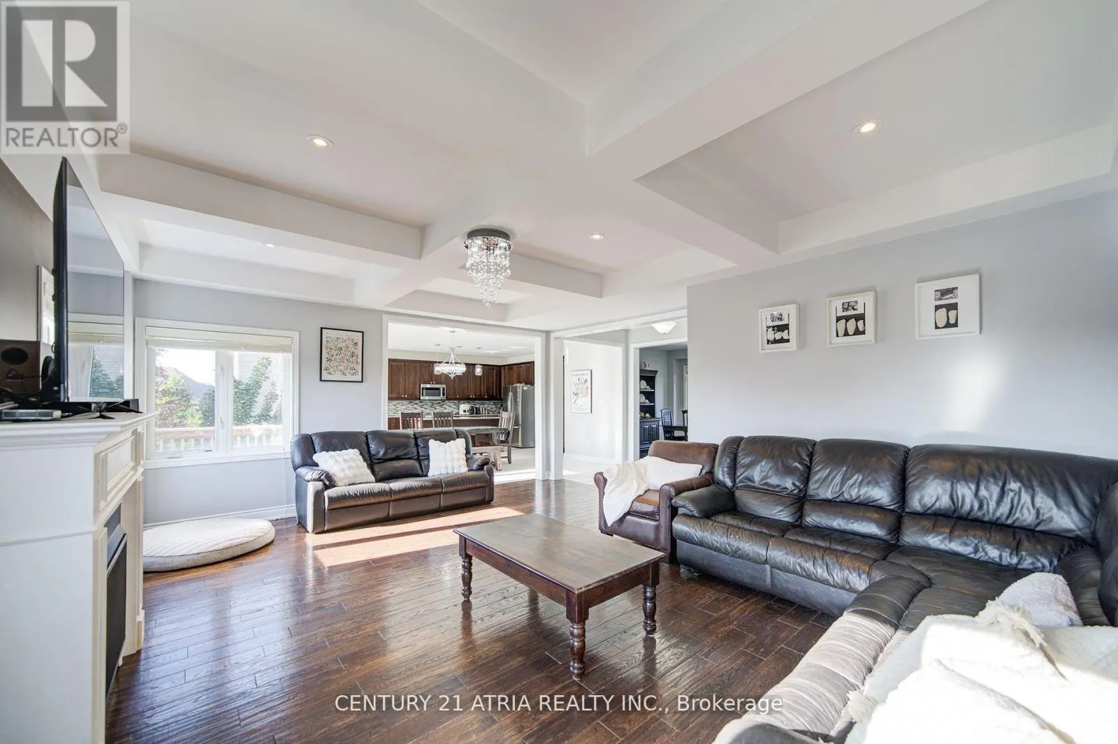 10 GLADYS ROLLING AVENUE