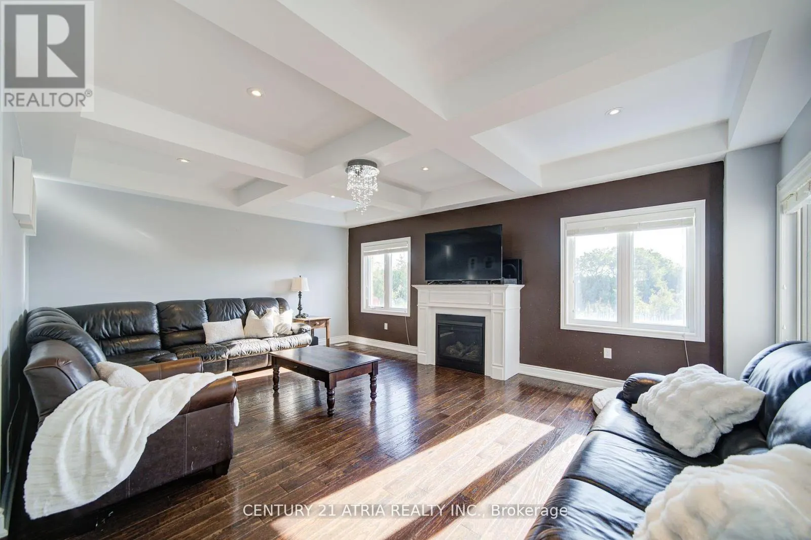 10 GLADYS ROLLING AVENUE