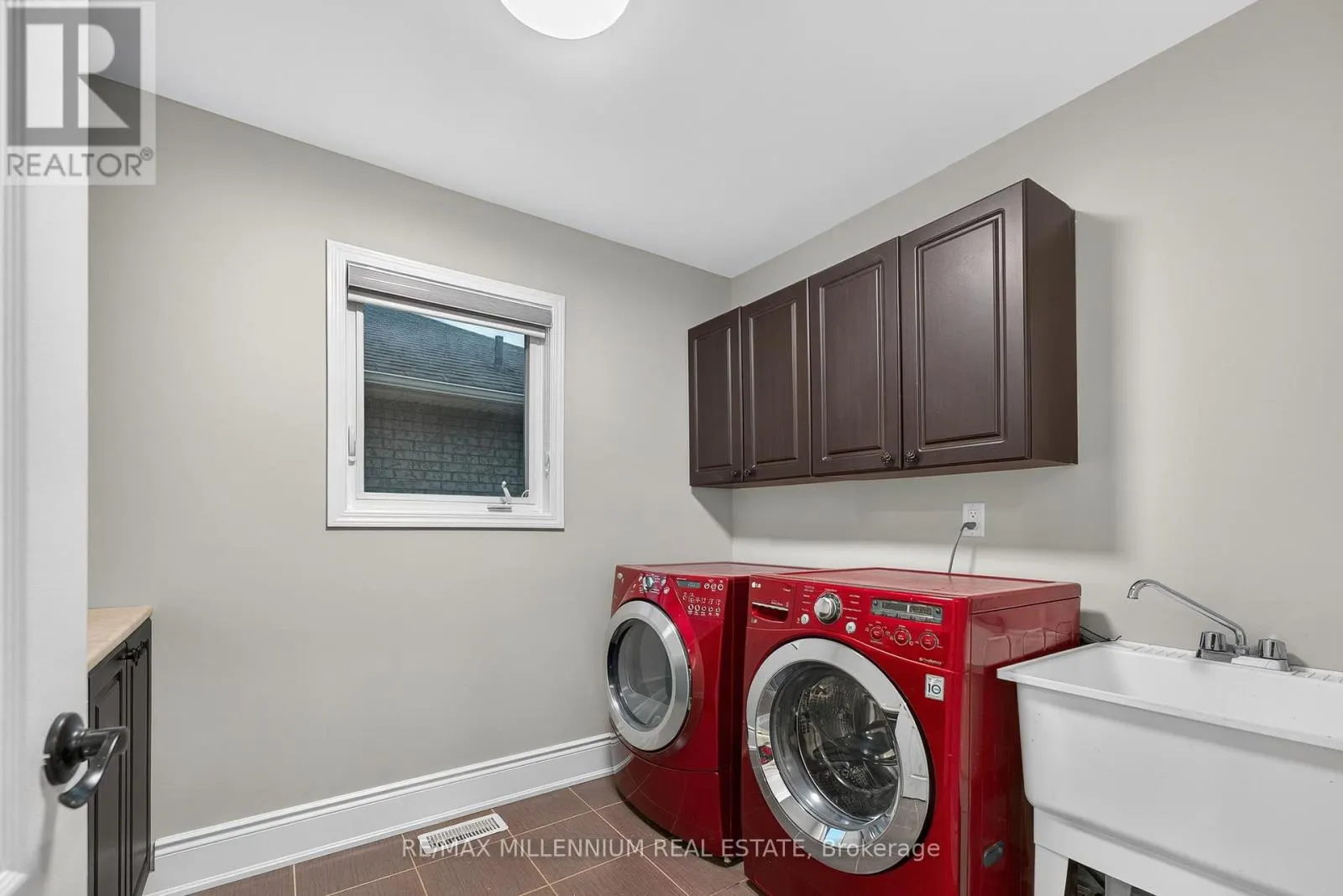 66 ARMSTRONG CRESCENT