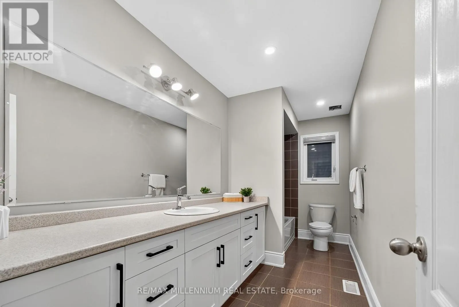 66 ARMSTRONG CRESCENT