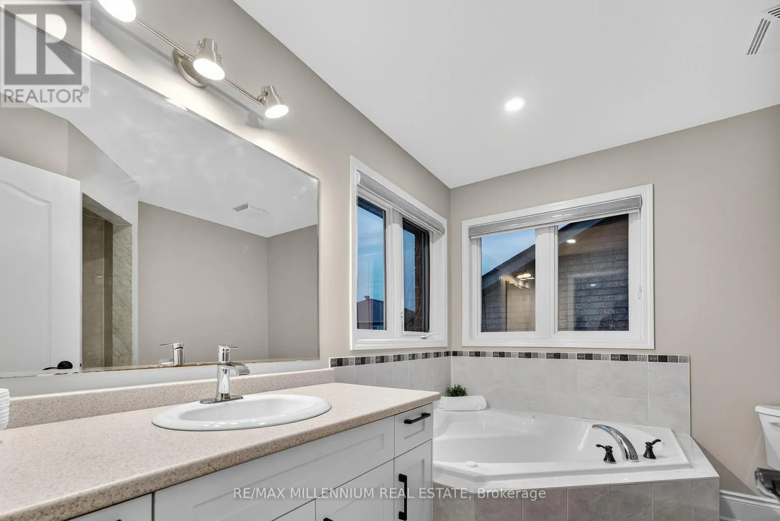 66 ARMSTRONG CRESCENT