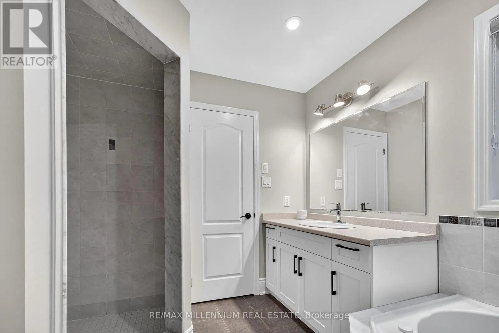 66 ARMSTRONG CRESCENT