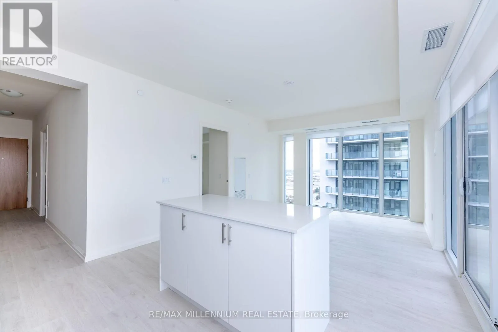 2310 - 8960 JANE STREET