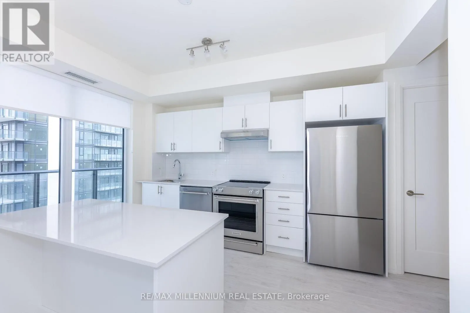 2310 - 8960 JANE STREET