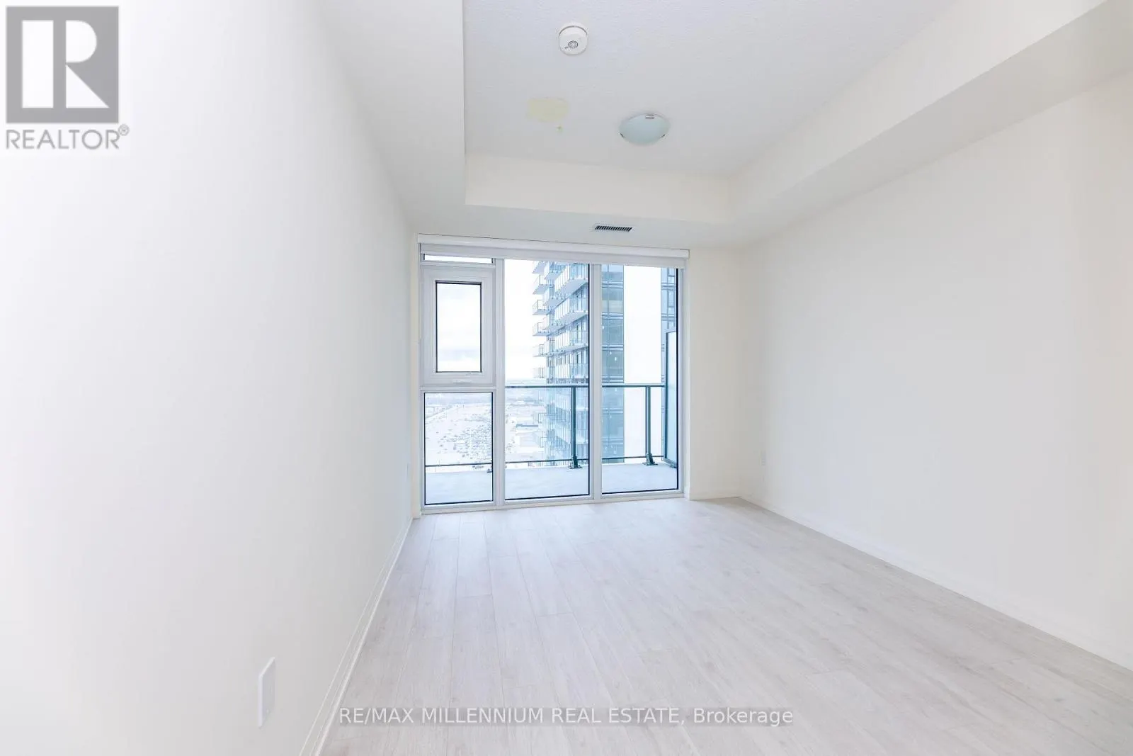 2310 - 8960 JANE STREET