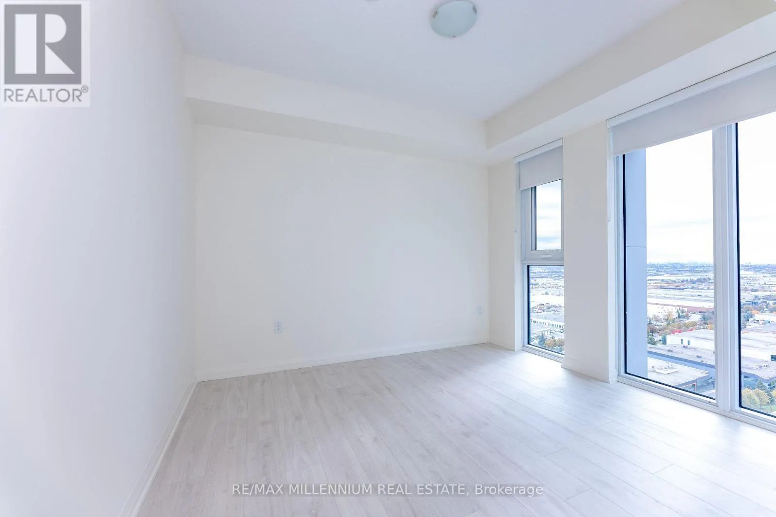 2310 - 8960 JANE STREET