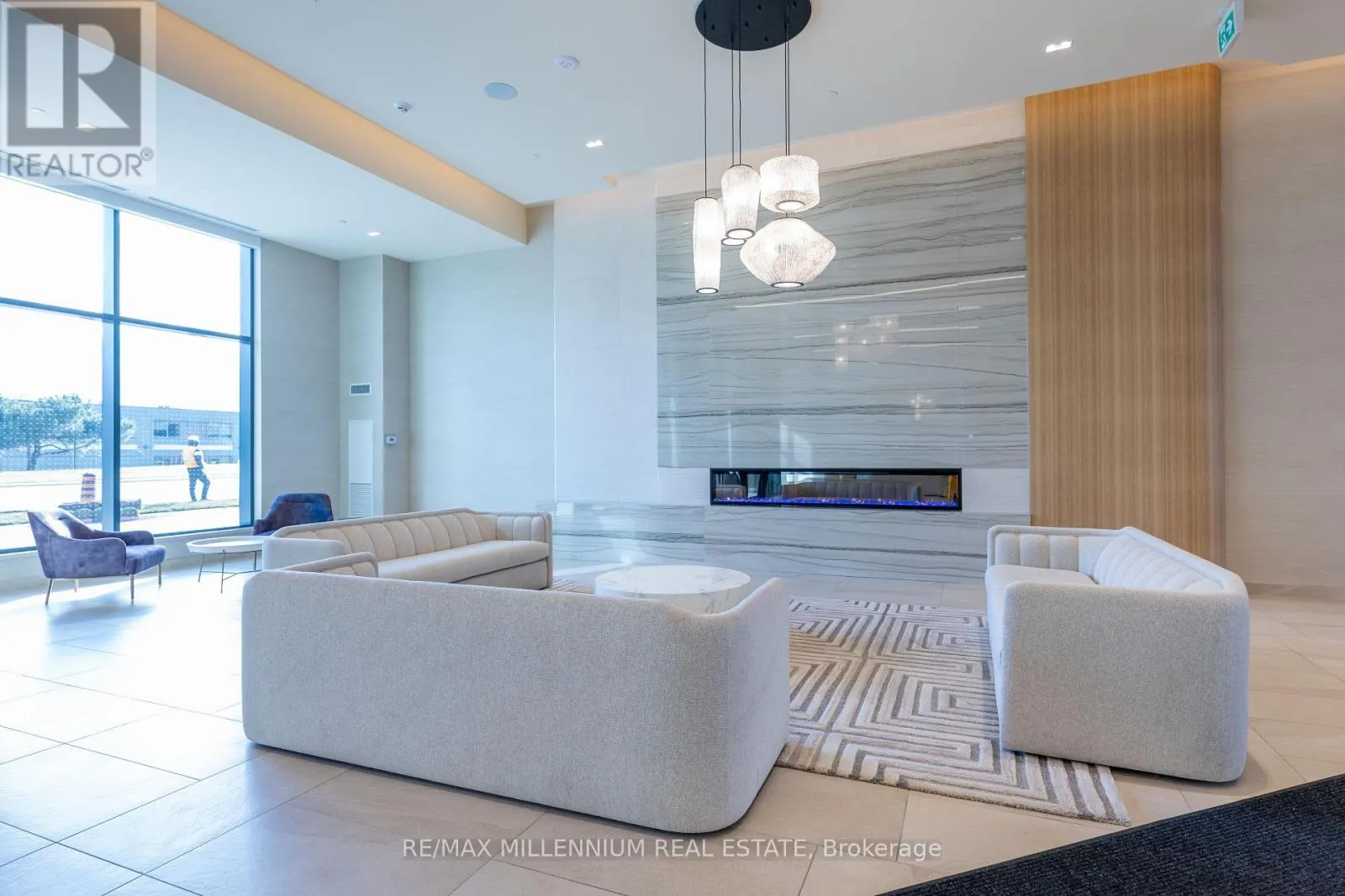 2310 - 8960 JANE STREET