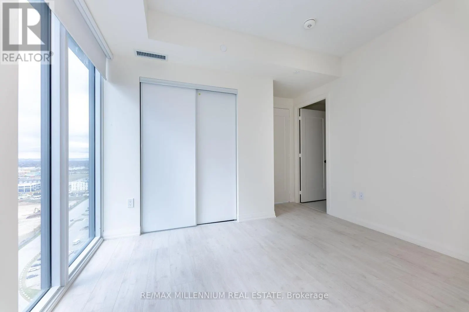 2310 - 8960 JANE STREET