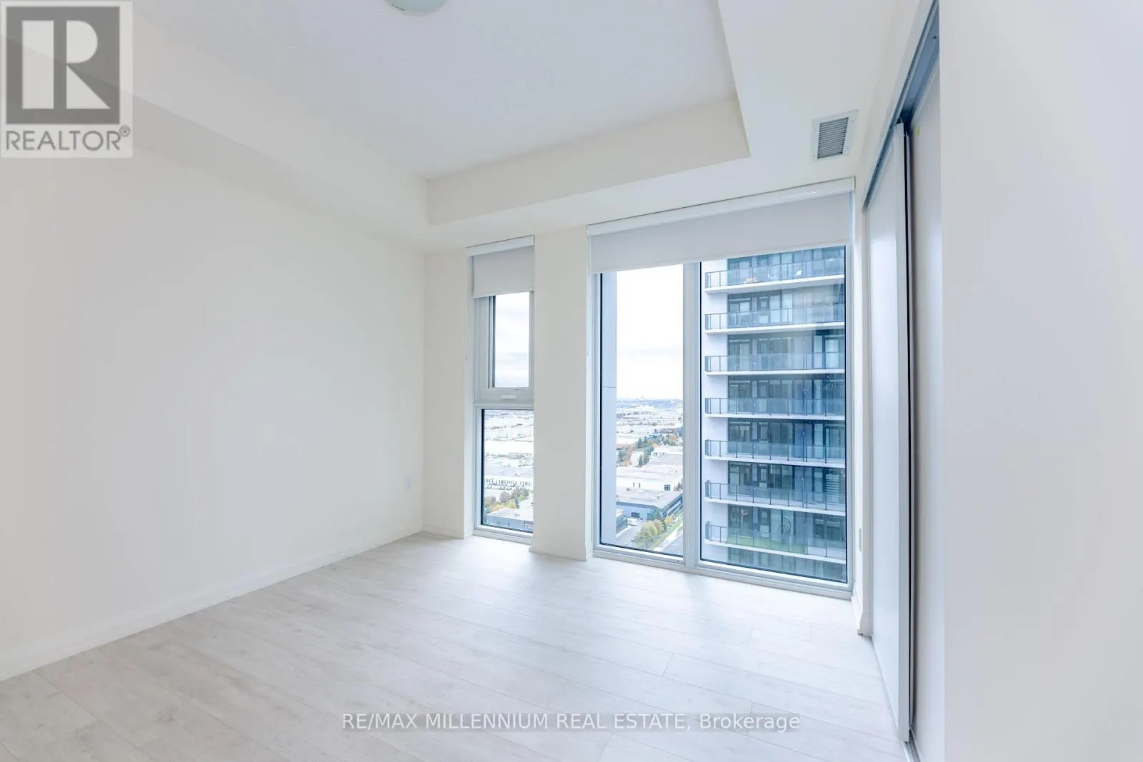 2310 - 8960 JANE STREET