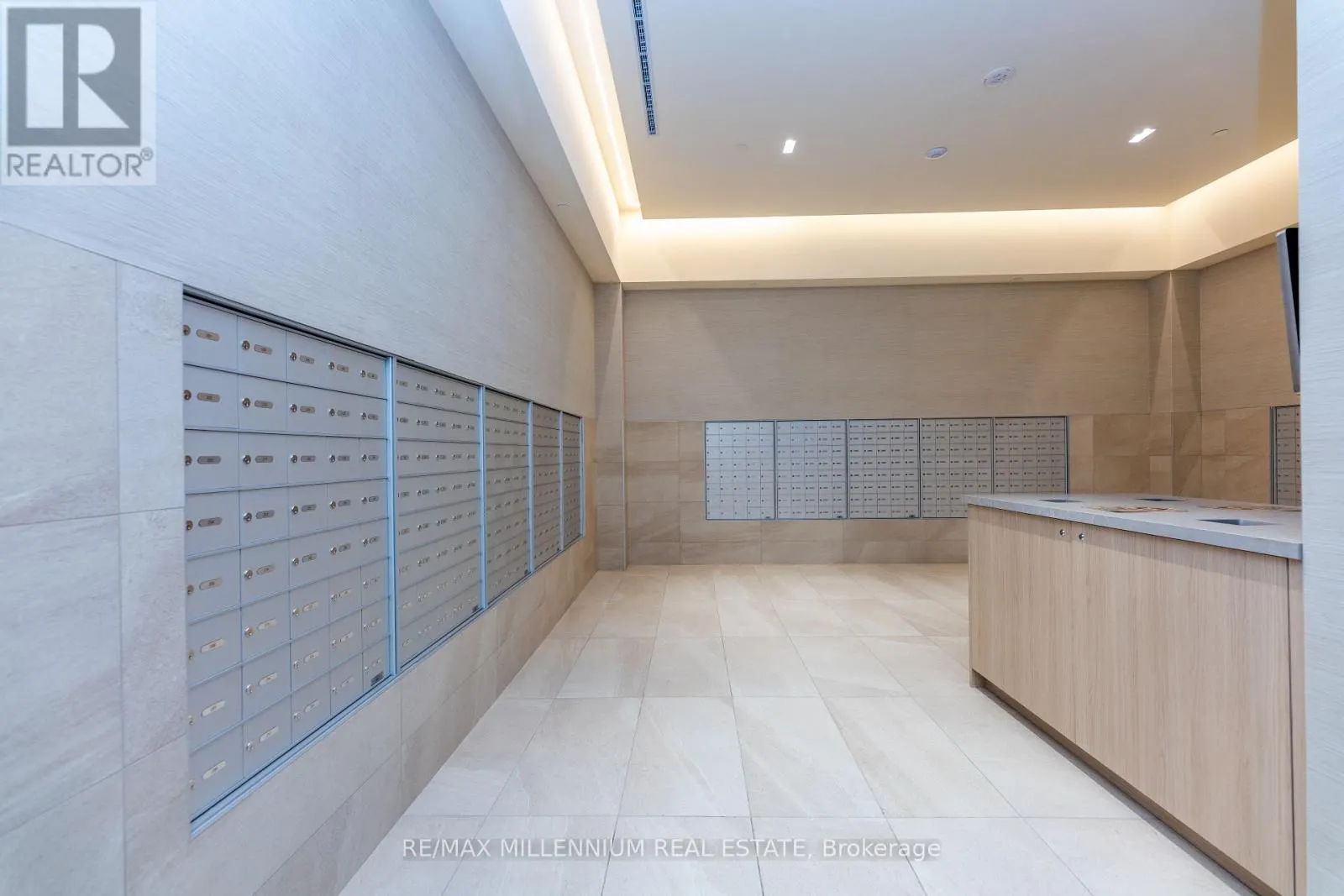 2310 - 8960 JANE STREET