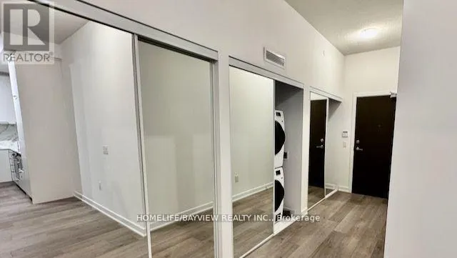 #512 - 38 HONEYCRISP CRESCENT N