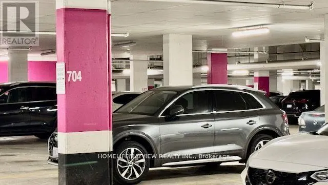 #512 - 38 HONEYCRISP CRESCENT N