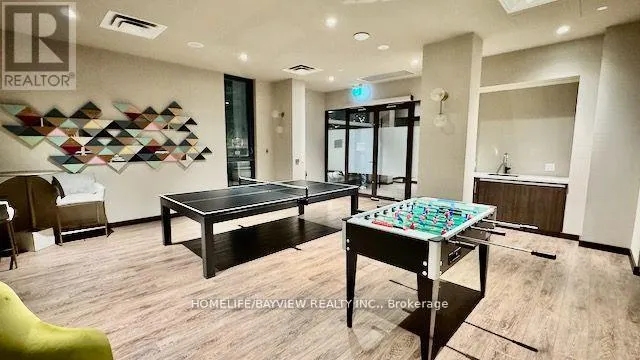 #512 - 38 HONEYCRISP CRESCENT N