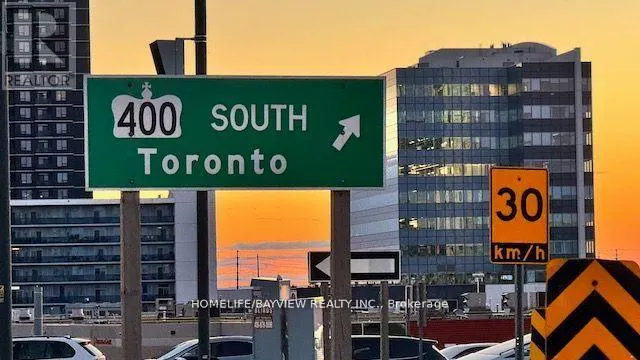 #512 - 38 HONEYCRISP CRESCENT N