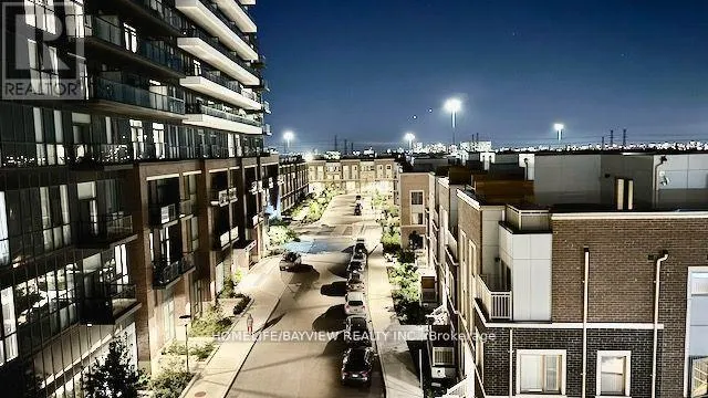 #512 - 38 HONEYCRISP CRESCENT N