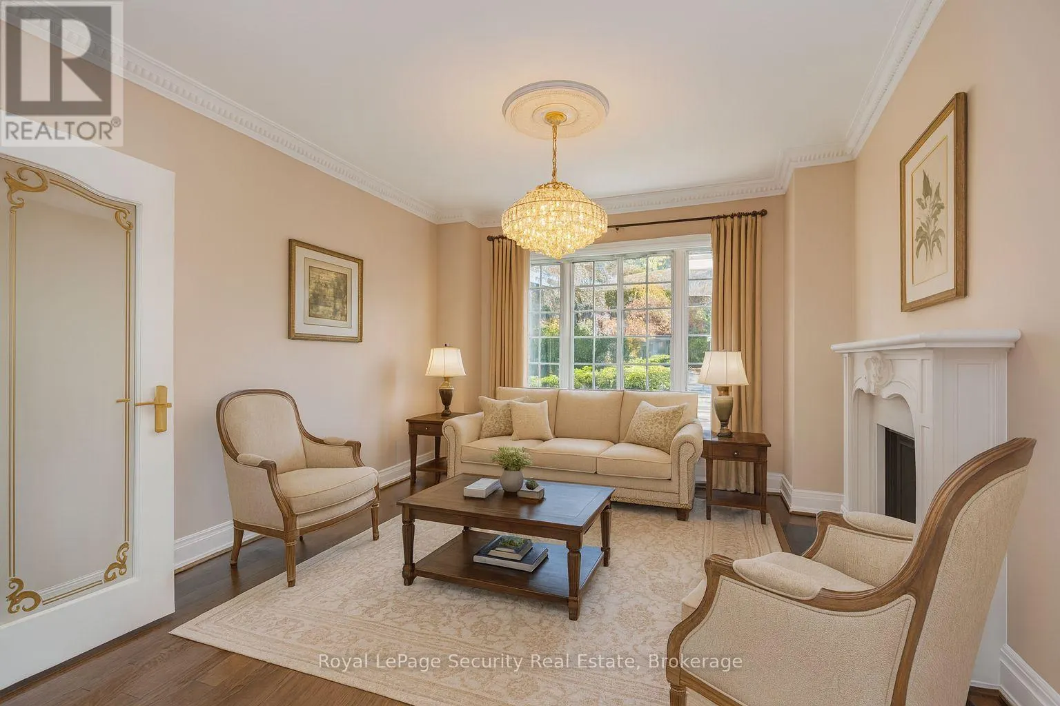 138 ELGIN MILLS ROAD W