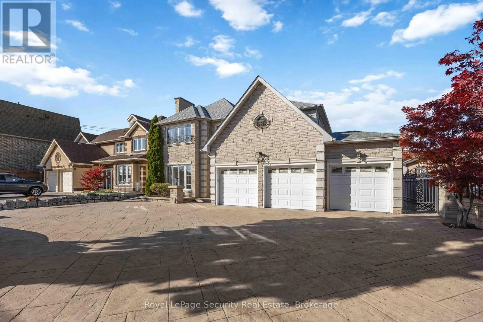 138 ELGIN MILLS ROAD W