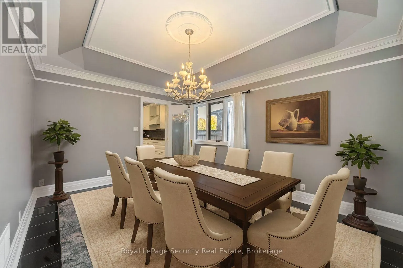 138 ELGIN MILLS ROAD W