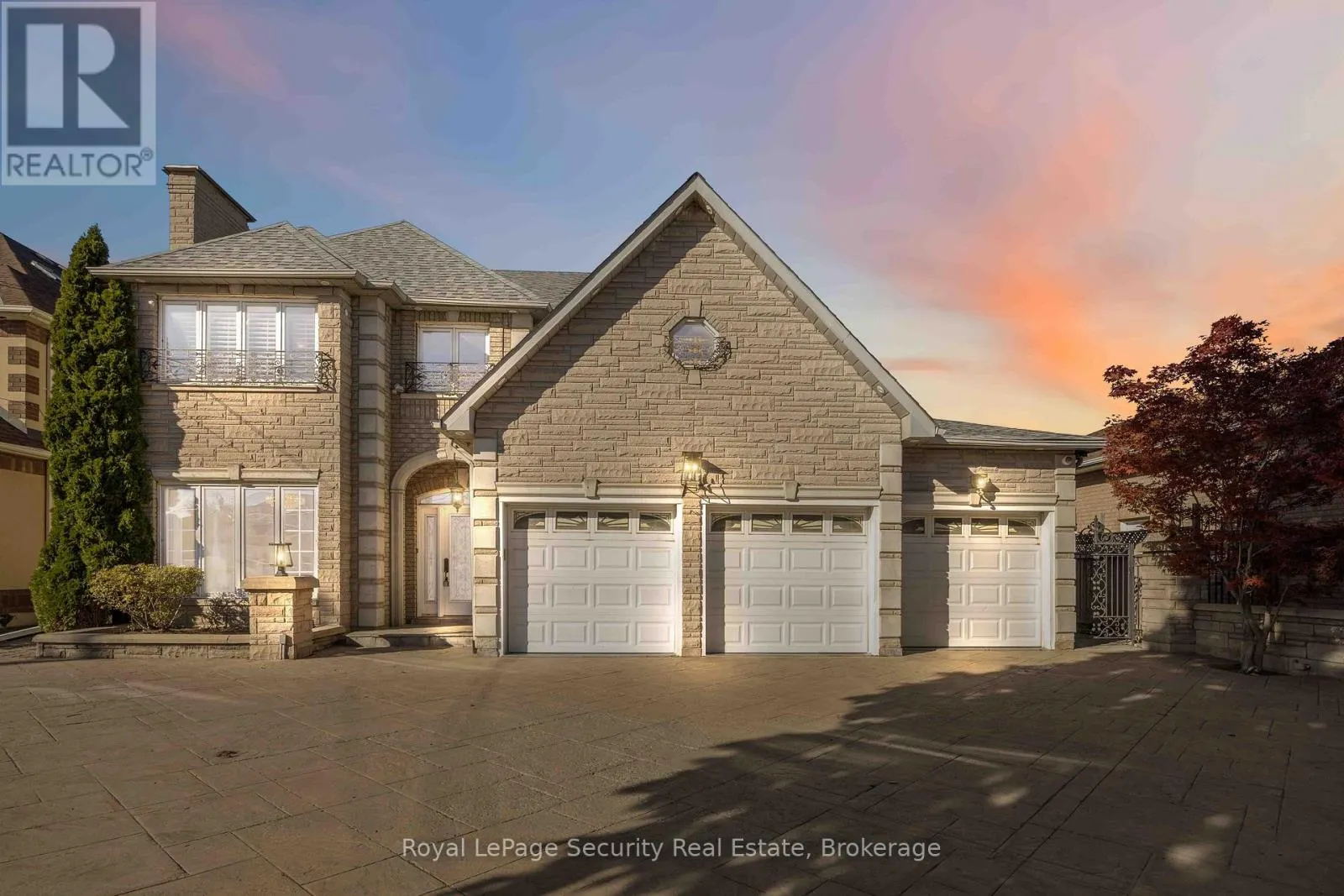 138 ELGIN MILLS ROAD W