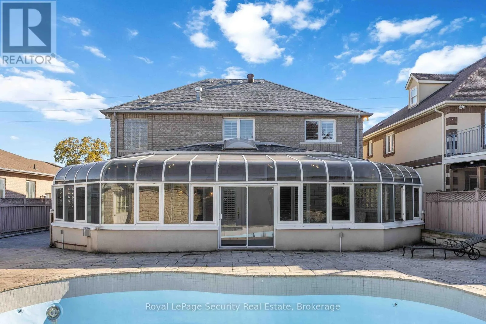 138 ELGIN MILLS ROAD W