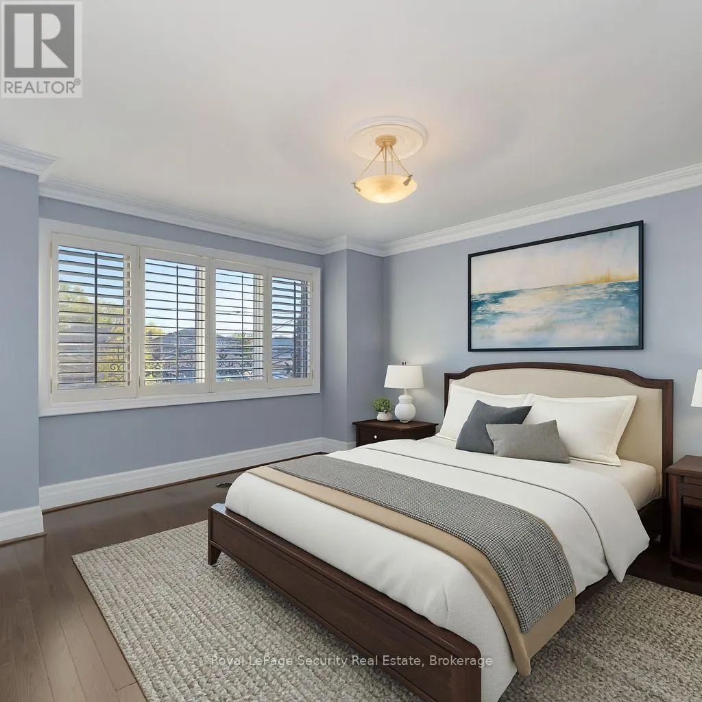 138 ELGIN MILLS ROAD W