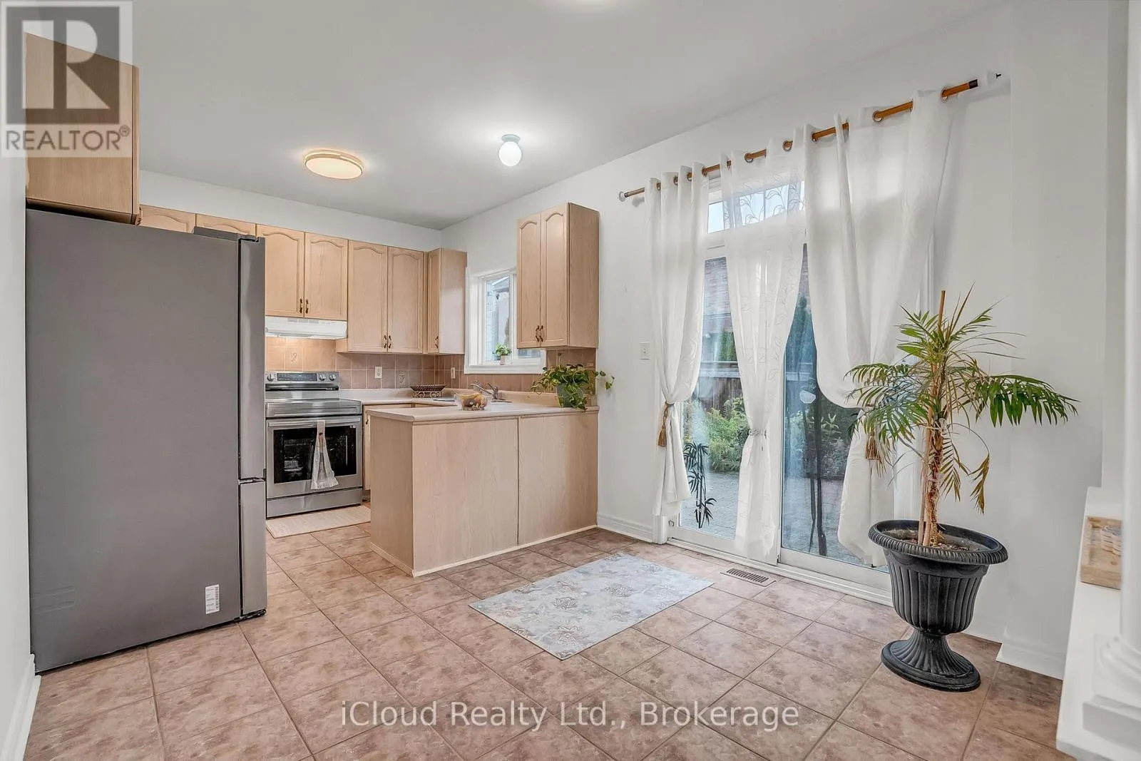 18 DAISEYFIELD CRESCENT