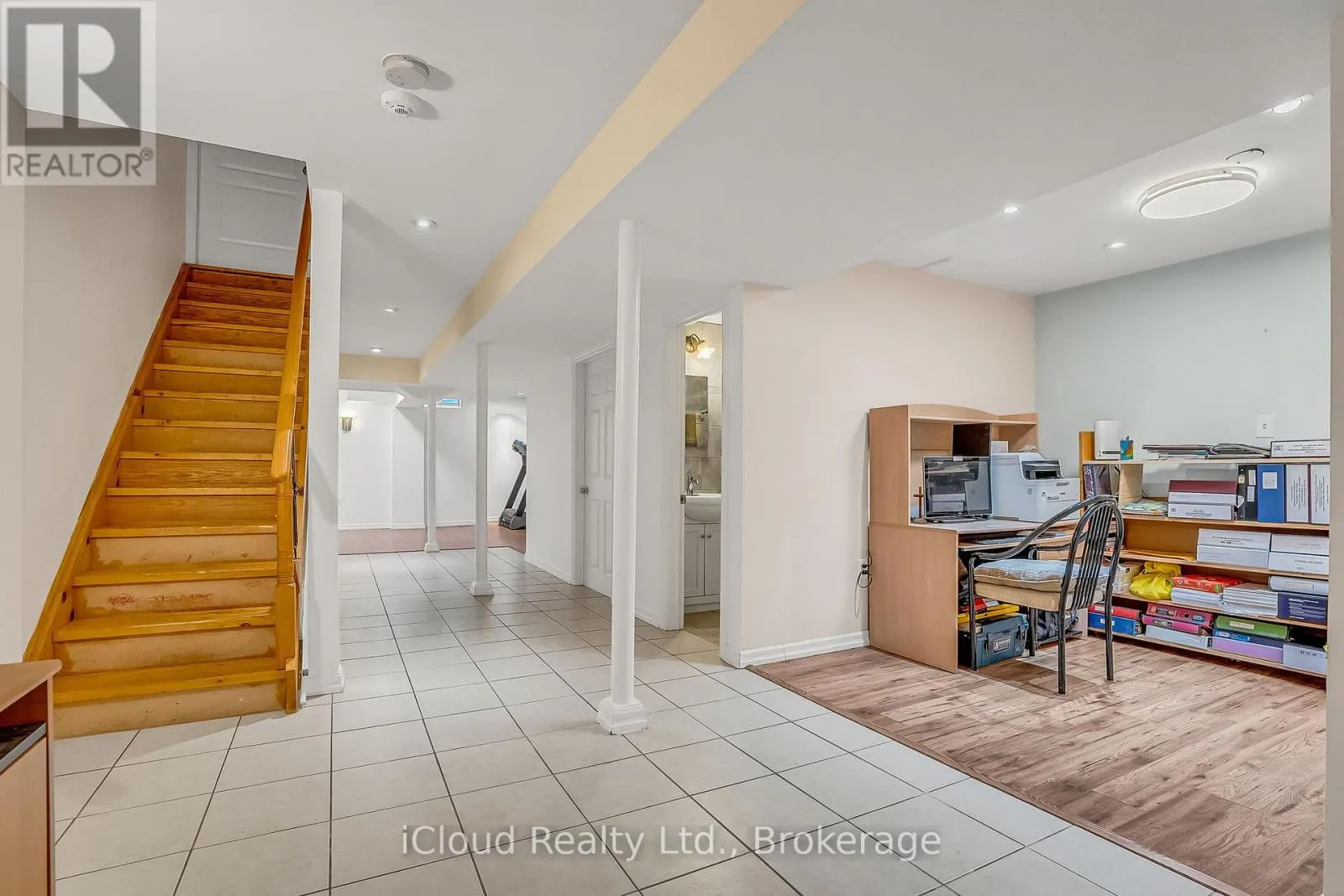 18 DAISEYFIELD CRESCENT